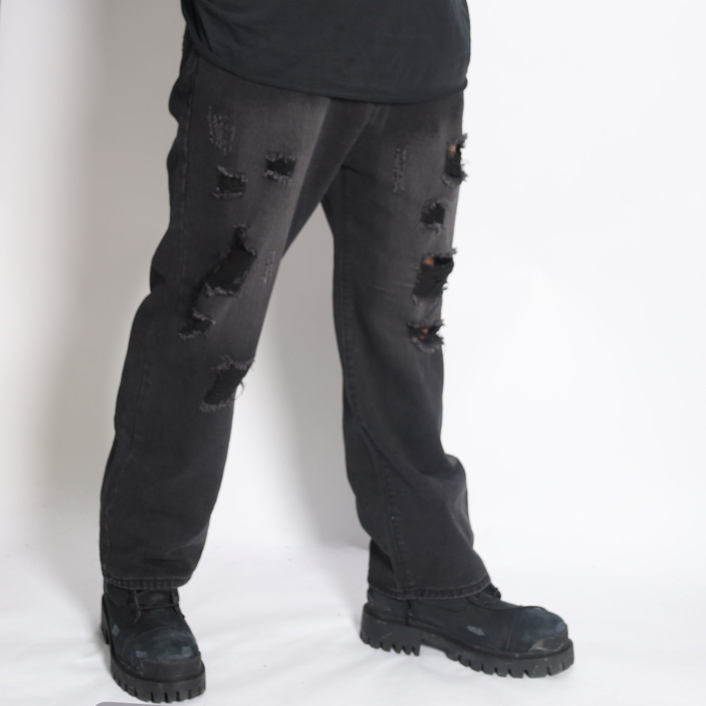 UPSET #02 straight ripped jeans