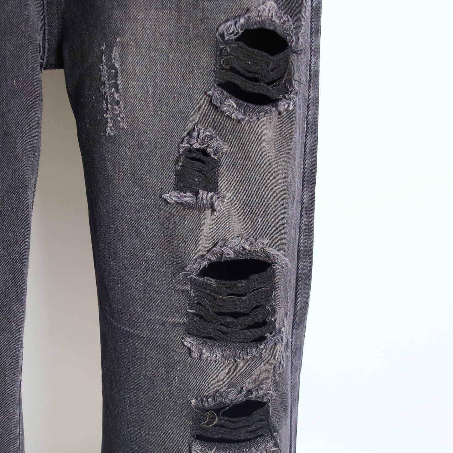 UPSET #02 straight ripped jeans
