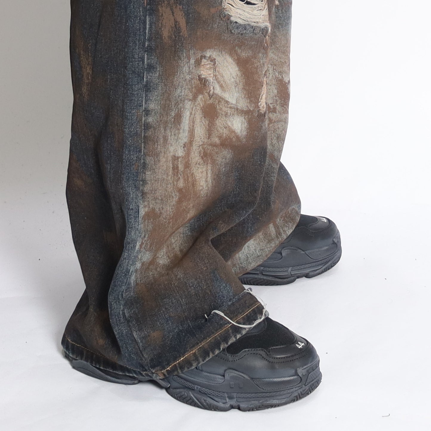 RAVE #10 super baggy dirty effect ripped washed jeans