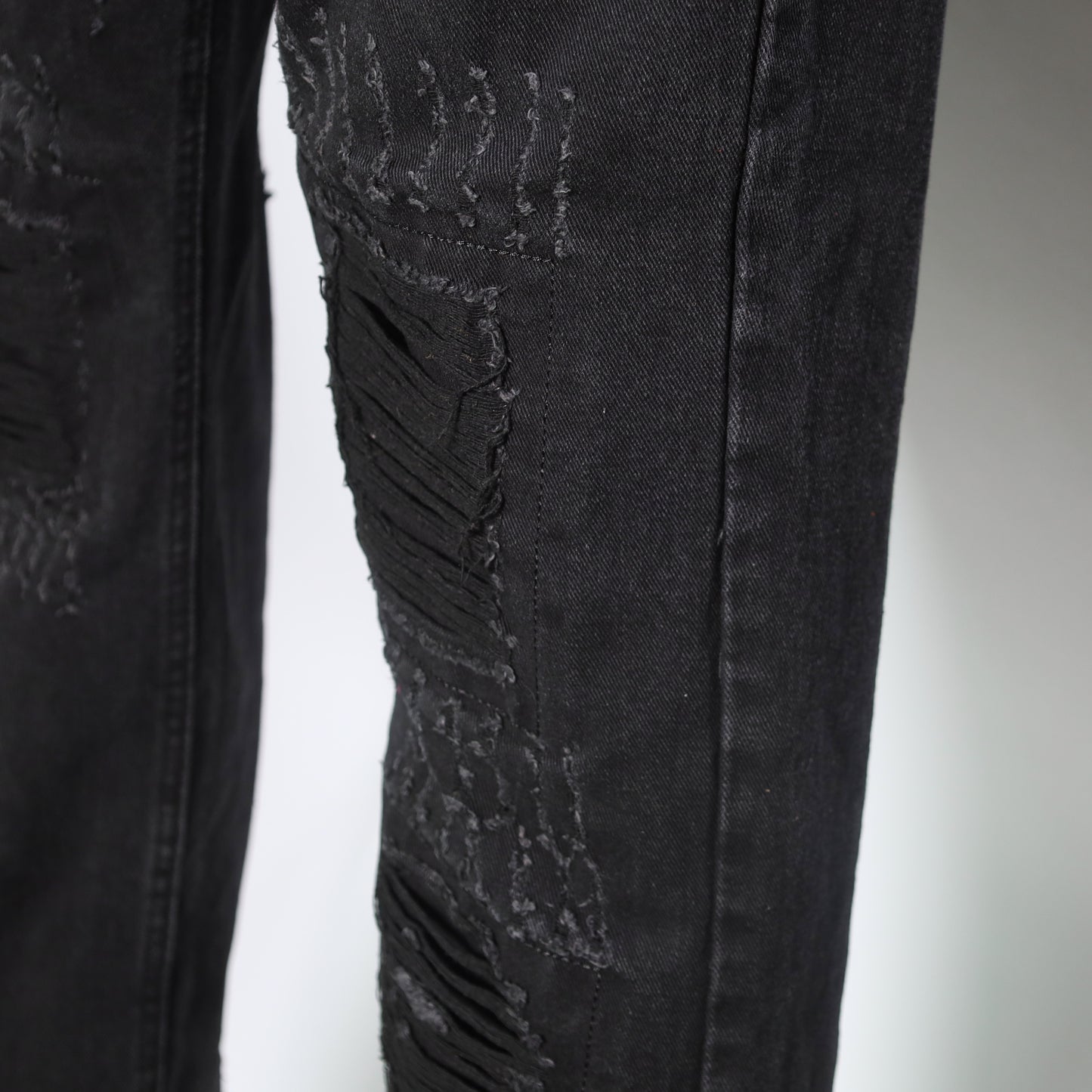 UPSET #04 straight ripped patch jeans