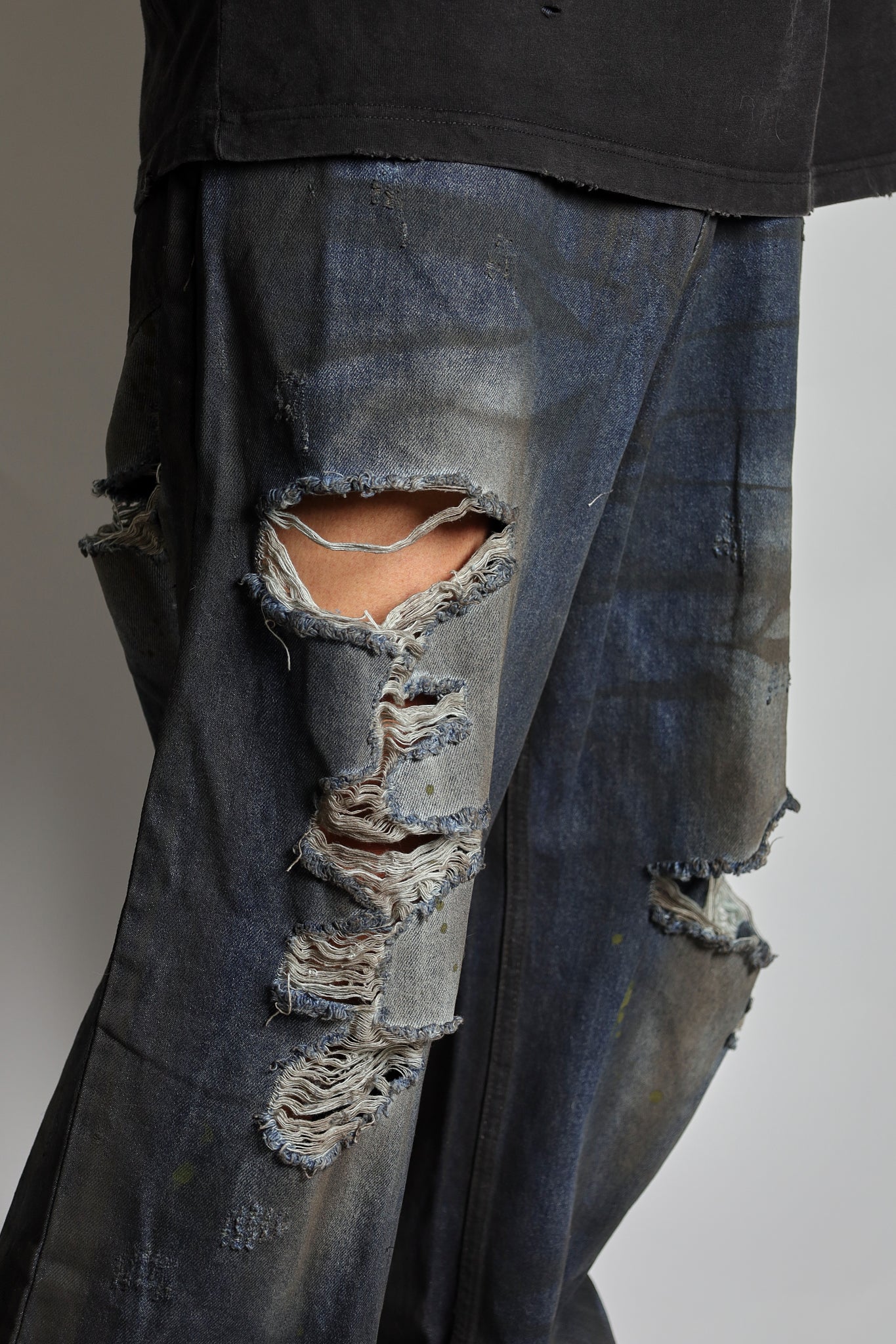 RAVE #07 straight dirty effect destroyed jeans