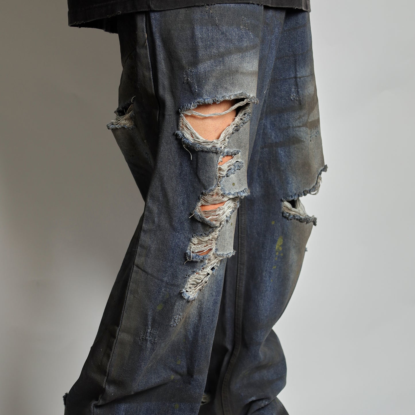 RAVE #07 straight dirty effect destroyed jeans