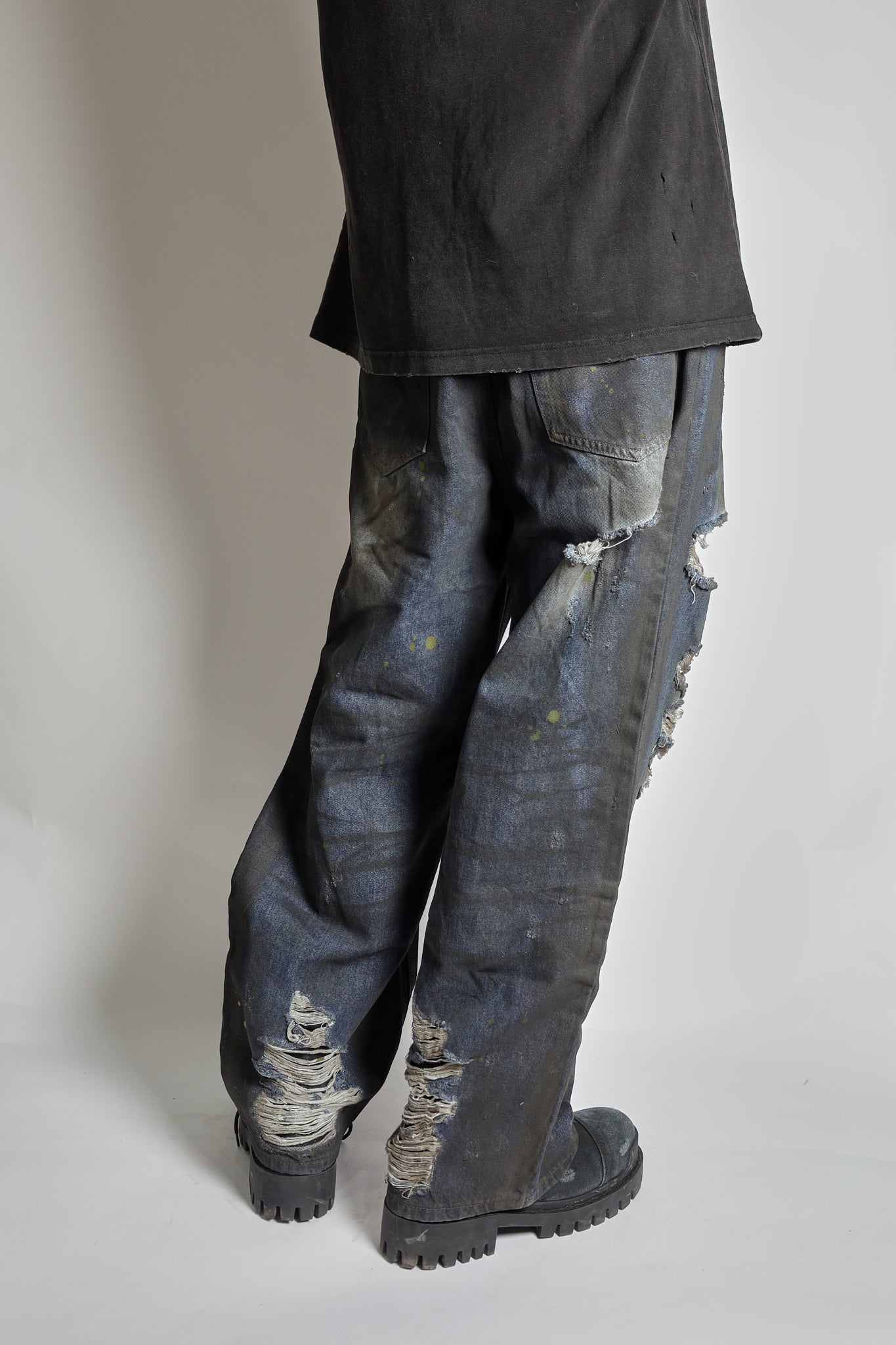 RAVE #07 straight dirty effect destroyed jeans