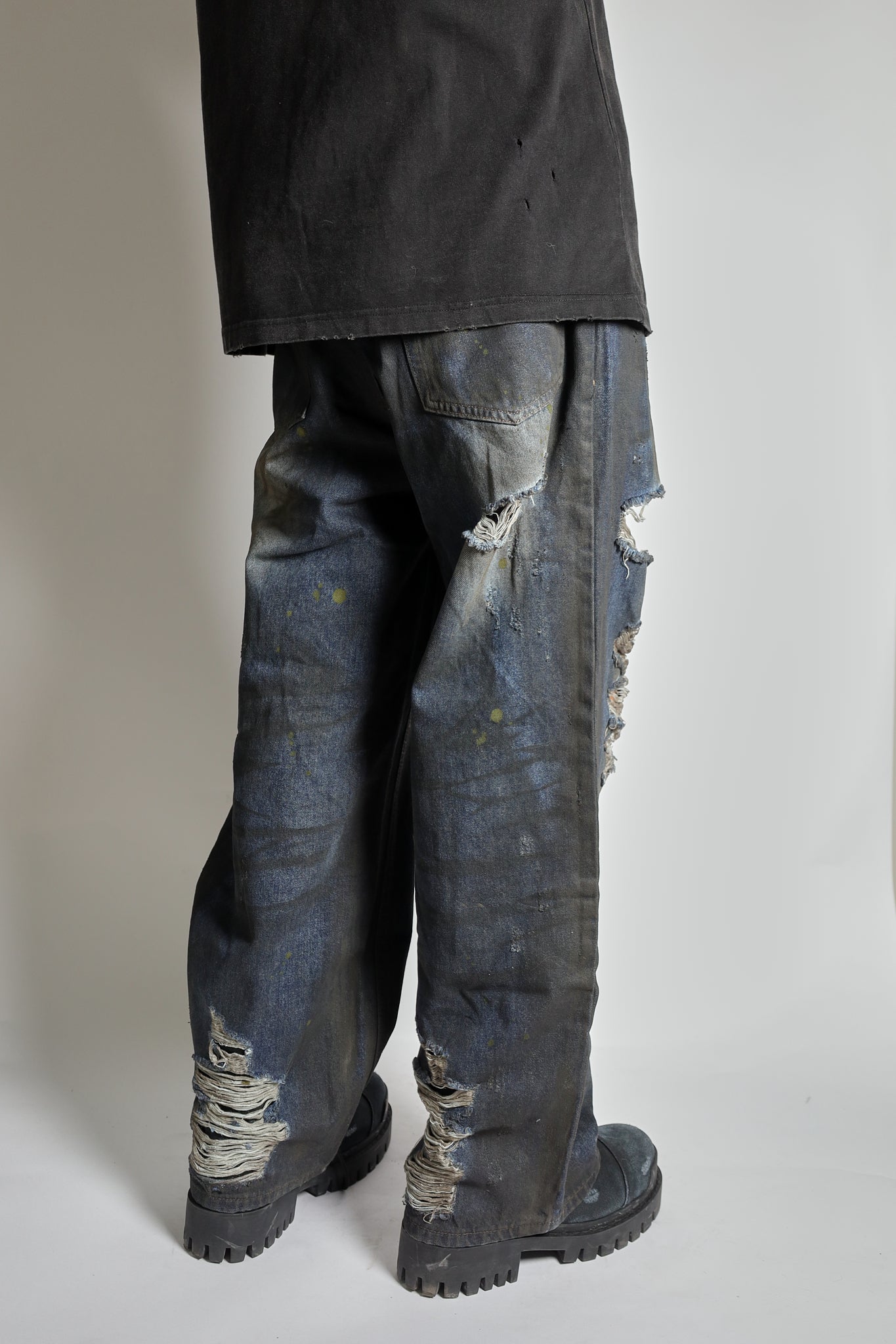 RAVE #07 straight dirty effect destroyed jeans