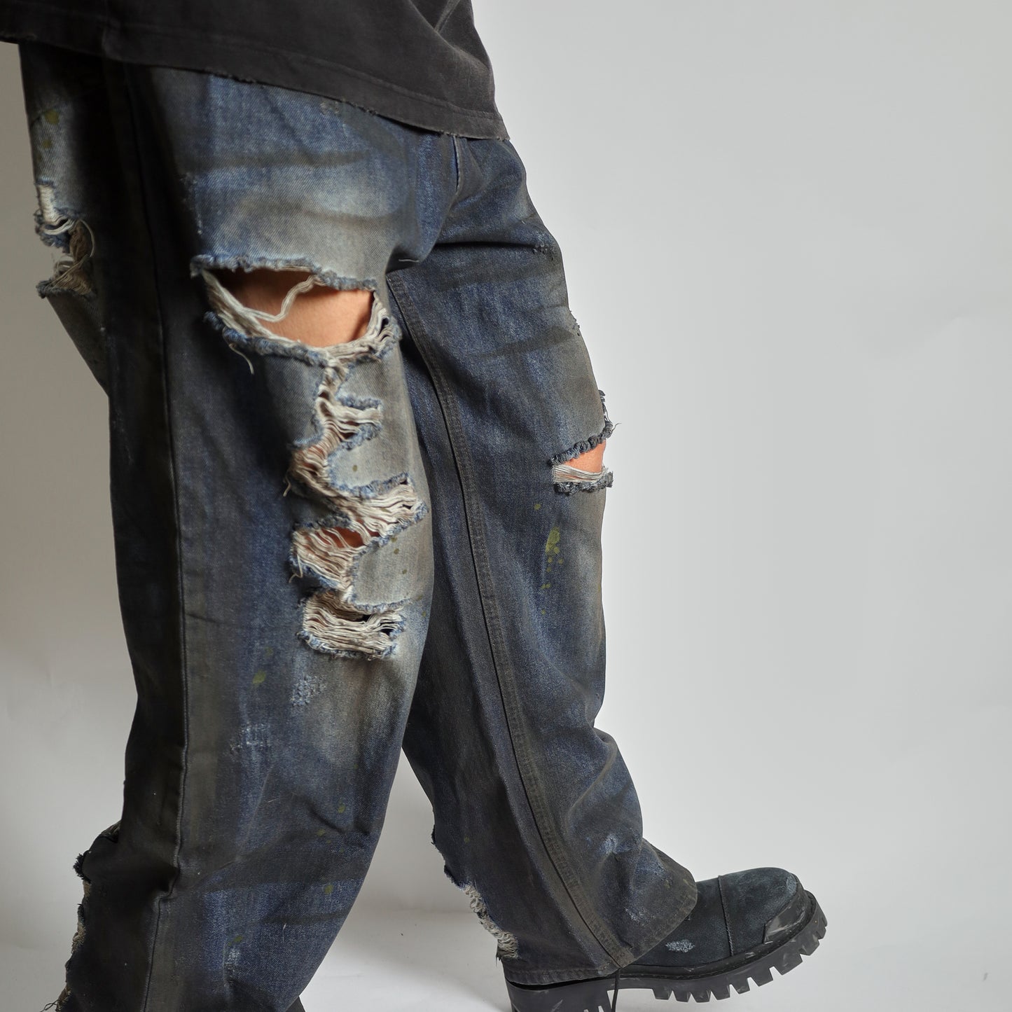 RAVE #07 straight dirty effect destroyed jeans