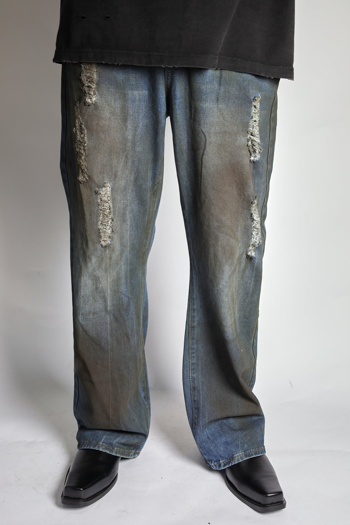 RAVE #11 straight dirty effect jeans